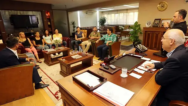 Yeni yıldızlar Yaşar’ın konuğu