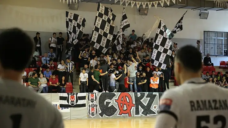 Beşiktaş Mogaz için salona!