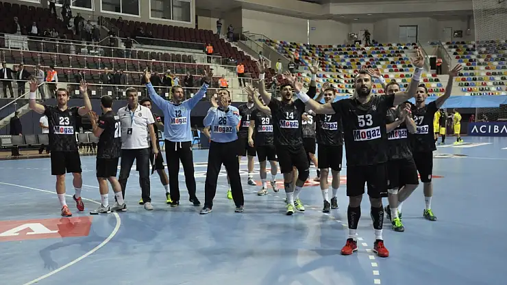 Beşiktaş Mogaz yüksekten uçuyor