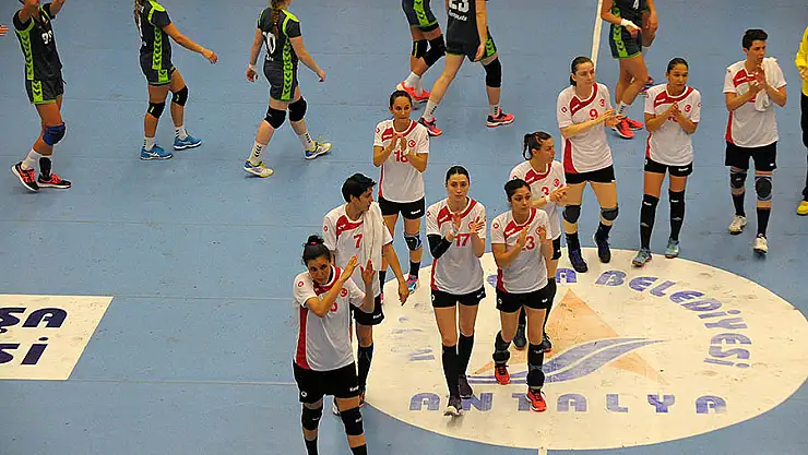 Çek Cumhuriyeti – Türkiye maçı nasıl canlı izlenebilecek?