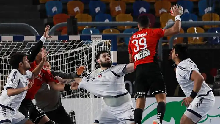 Dünya şampiyonasına ev sahibi iyi başladı