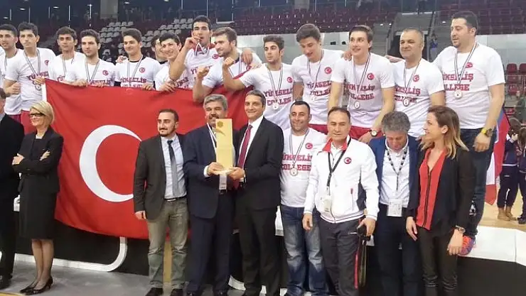 Dünya Şampiyonu Antalya Serik Yükseliş Koleji’ne