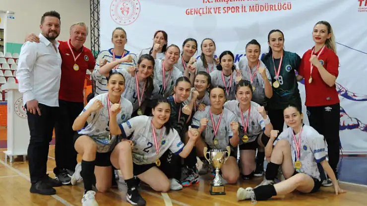 Genç Kızlar Şampiyonu Bursa Büyükşehir Belediye
