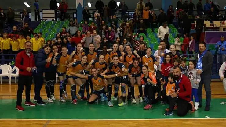 Kendi evlerinde şanssızlığı kırdılar