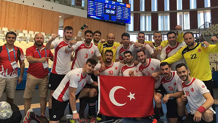 Milli ruhumuzu kazandık! Lideriz!