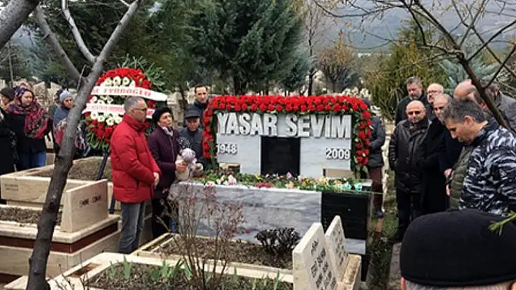 Prof. Dr. Yaşar Sevim kabri başında anıldı