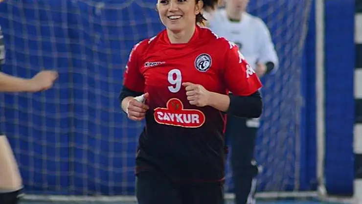 Rüveyda Halıcı’dan Hentbole Elveda