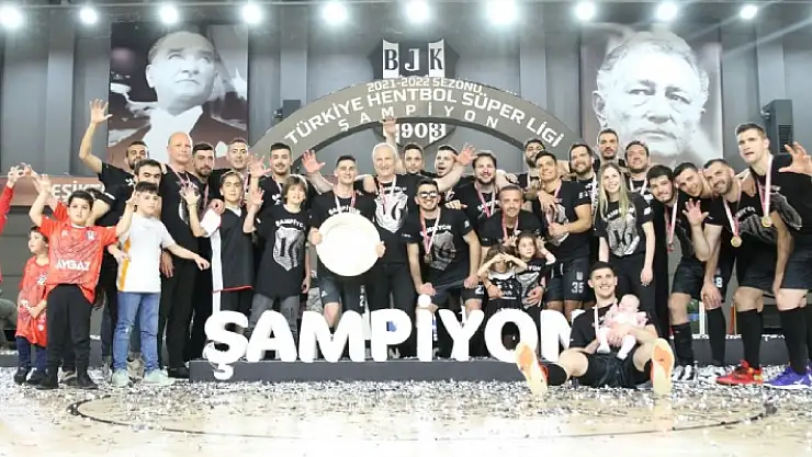 Şampiyon Beşiktaş Kupasına kavuştu
