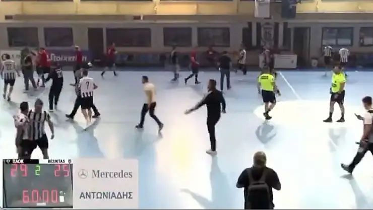 Selanik'te Beşiktaş Sesleri: Maç Sonu Beşiktaş'a Saldırı Girişimi!