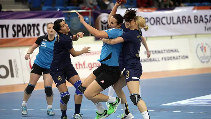 Yenimahalle  ile Gomel maçı devre arası büyüledi