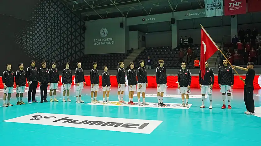 U18'ler Şampiyona'ya Kötü Başladı! İtalya - Türkiye: 34-27