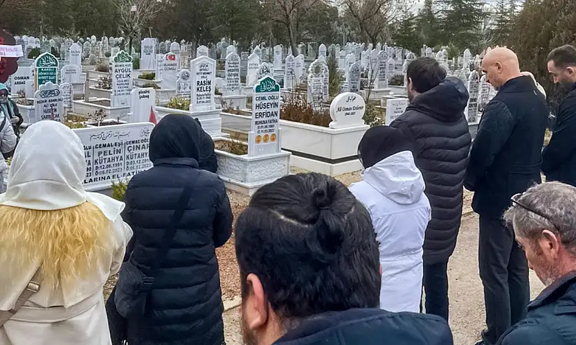 6 Şubat Depremlerinin Yıl Dönümünde Cemal Kütahya ve Ailesi Dualarla Anıldı!