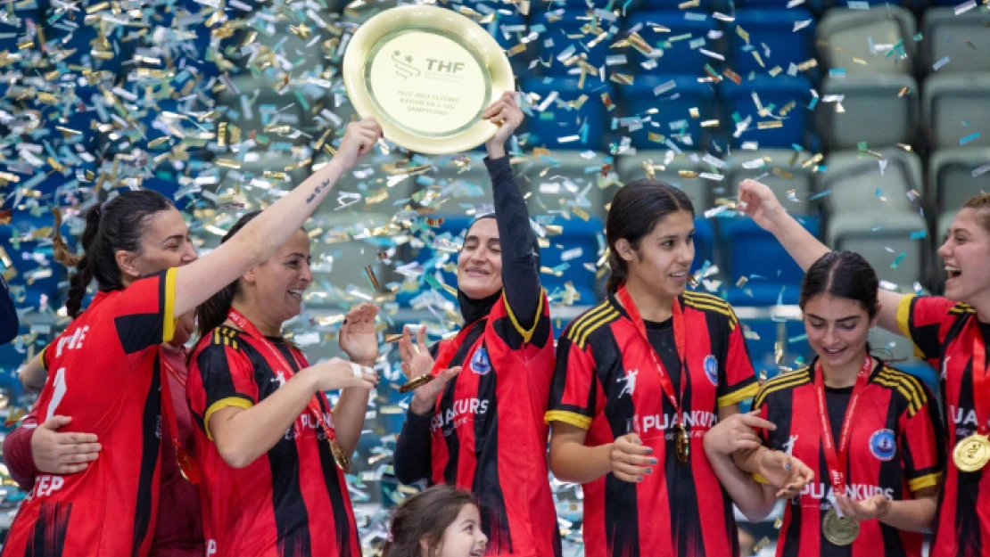 Kadınlar 2. Lig’de Nurdağı HEM şampiyon oldu