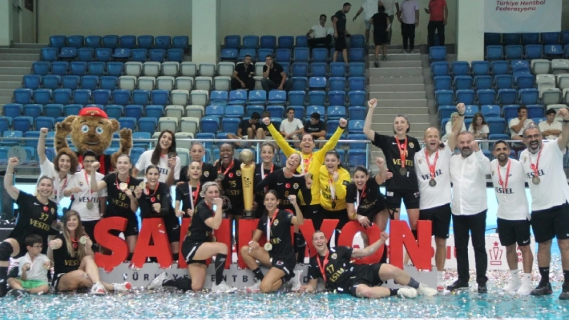 Kastamonu Belediyespor’dan dört dörtlük kupa