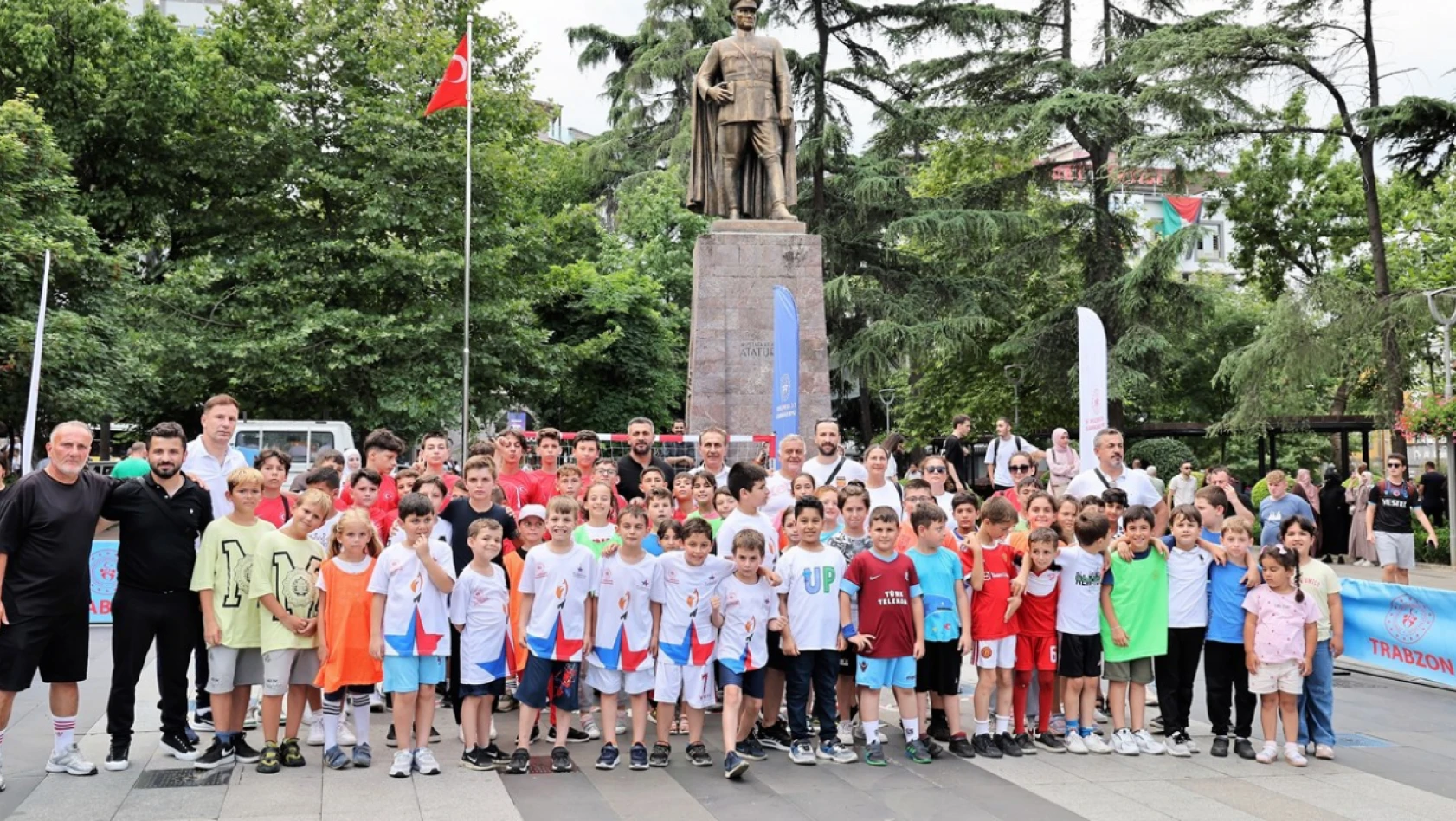 Trabzon'da Mini Mini Hentbol Turnuvası