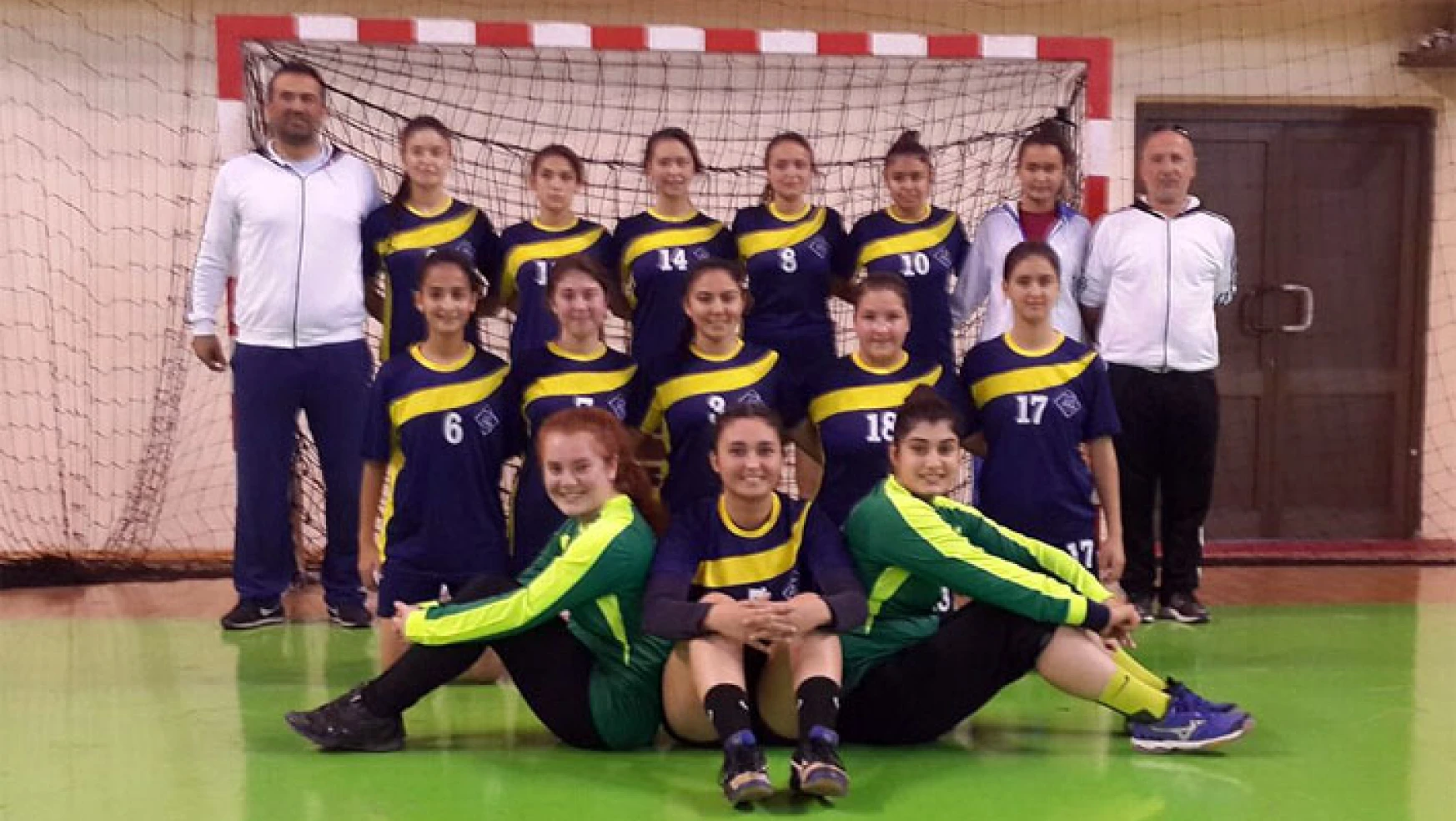 Adana’da genç kızların şampiyonu Anadolu Kız Lisesi