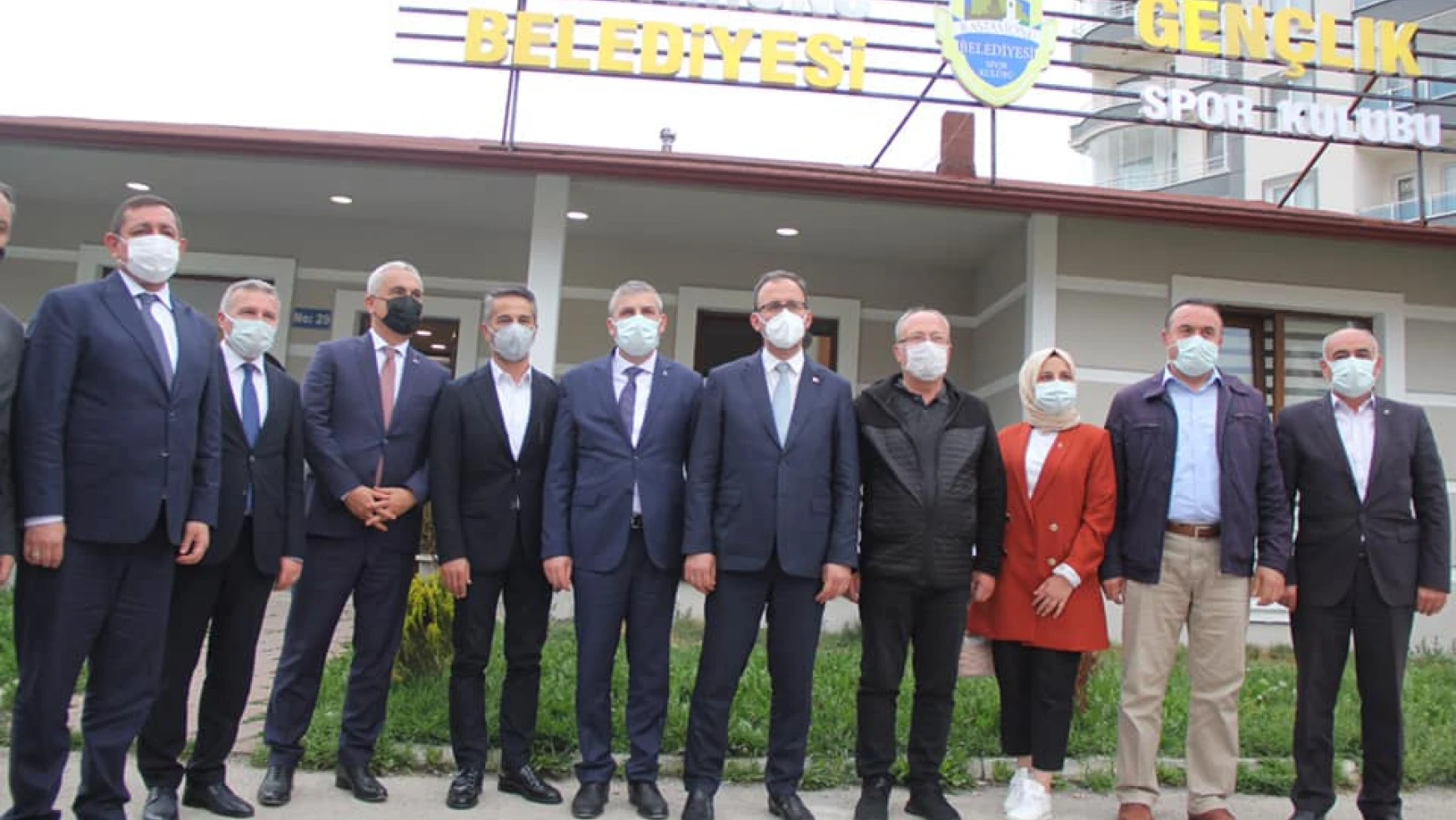 Bakan Kasapoğlu,  Kastamonu Belediyespor’u kutladı