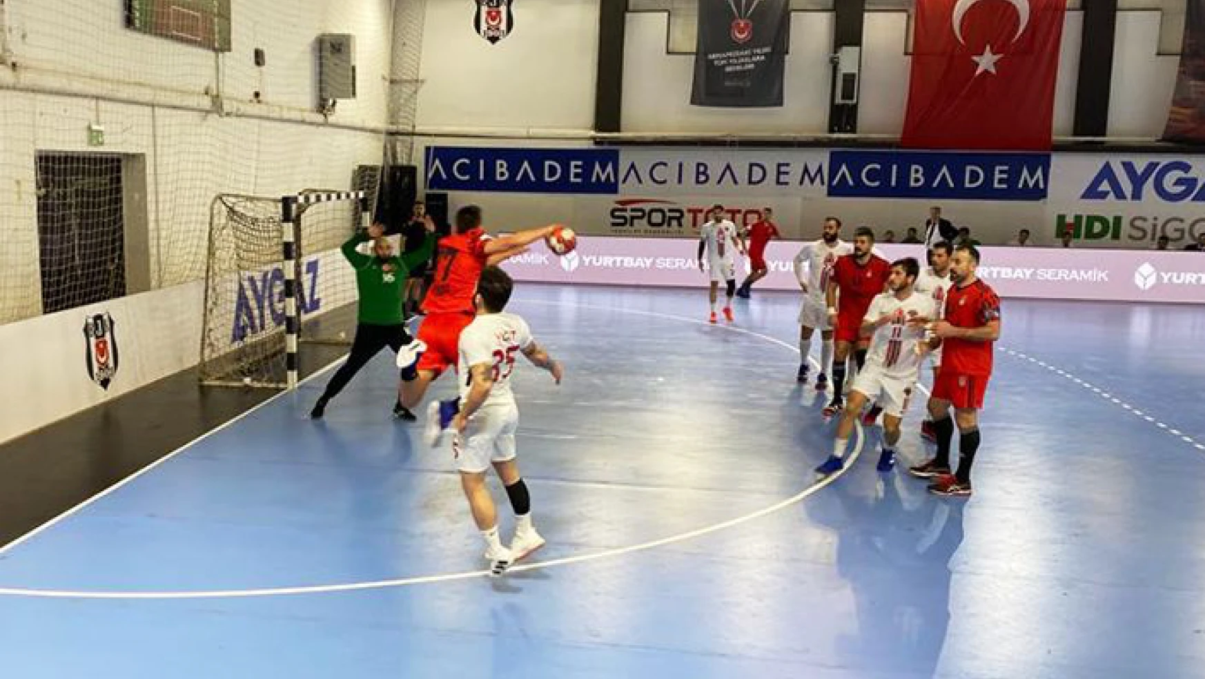 Beşiktaş  Aygaz 28-28 Spor Toto