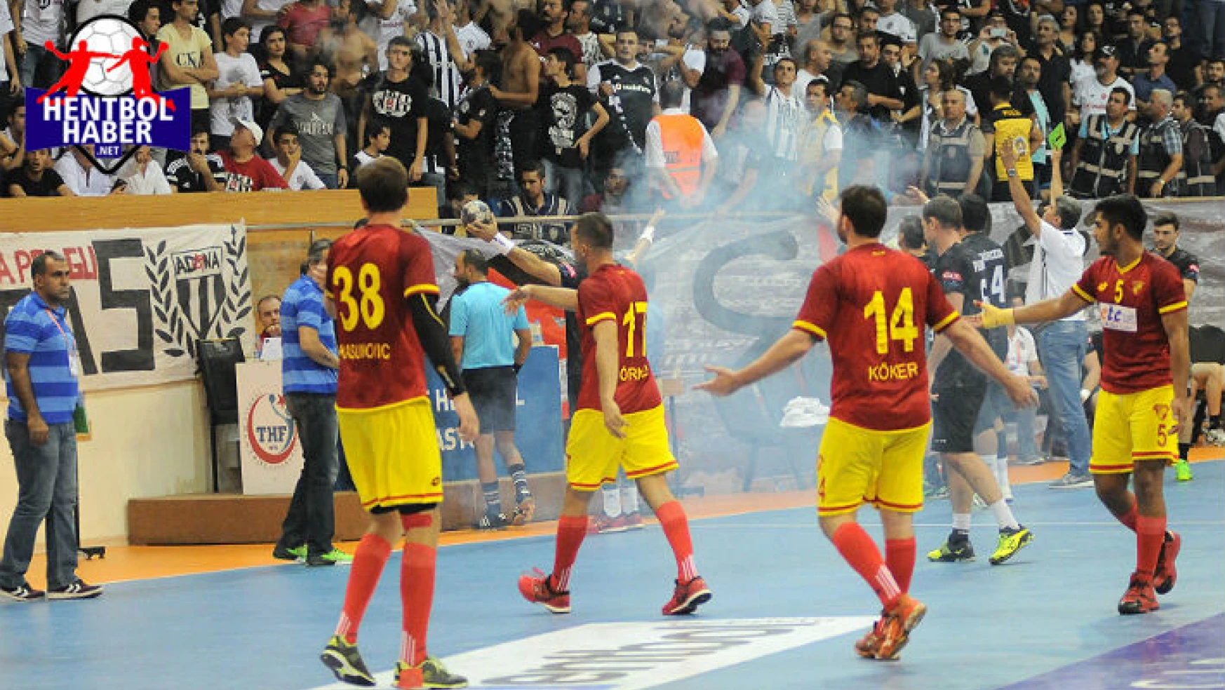 Beşiktaş Mogaz HT – Göztepe maçında ortalık karıştı
