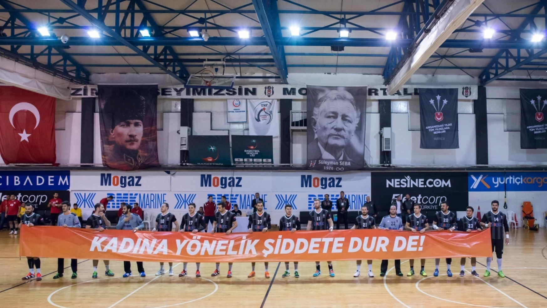 Beşiktaş Mogaz’dan anlamlı pankart