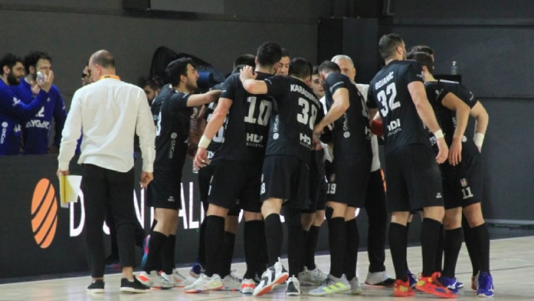 Beşiktaş Yurtbay Seramik, HC Dinamo Pancevo’ya yenildi