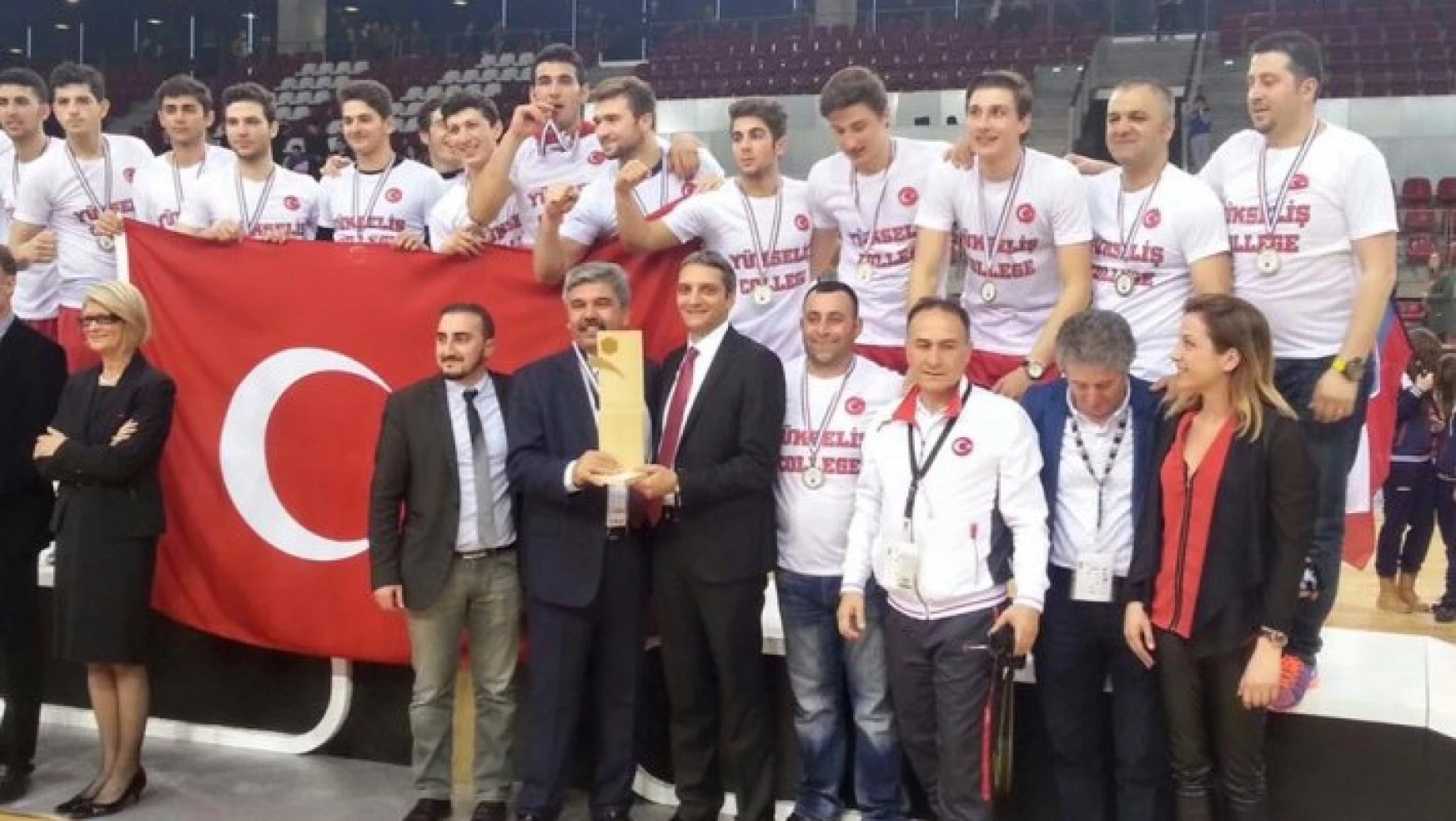 Dünya Şampiyonu Antalya Serik Yükseliş Koleji’ne