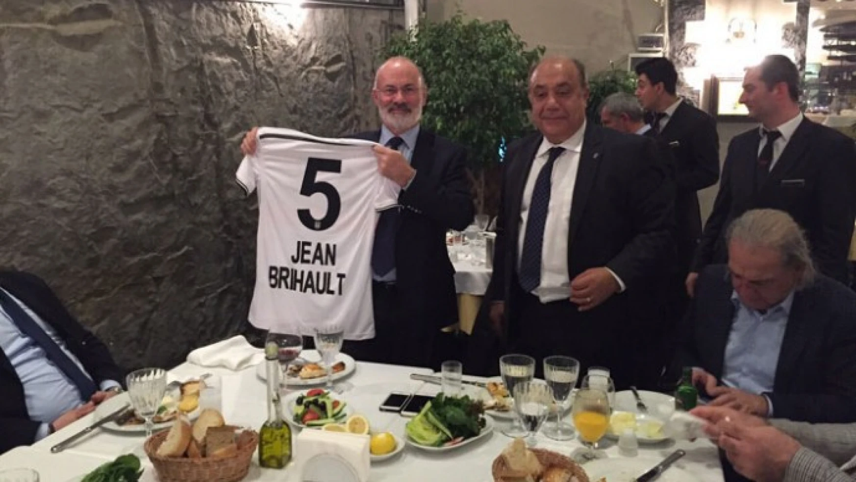 EHF Başkanı Jean Brihault, Beşiktaş’a konuk oldu