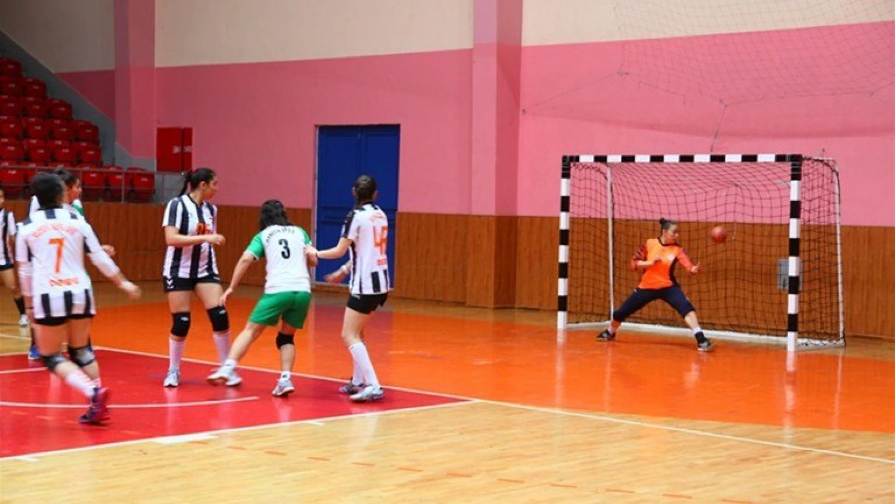 Genç Bayanlar Türkiye Şampiyonası İlk Gün Sonuçları