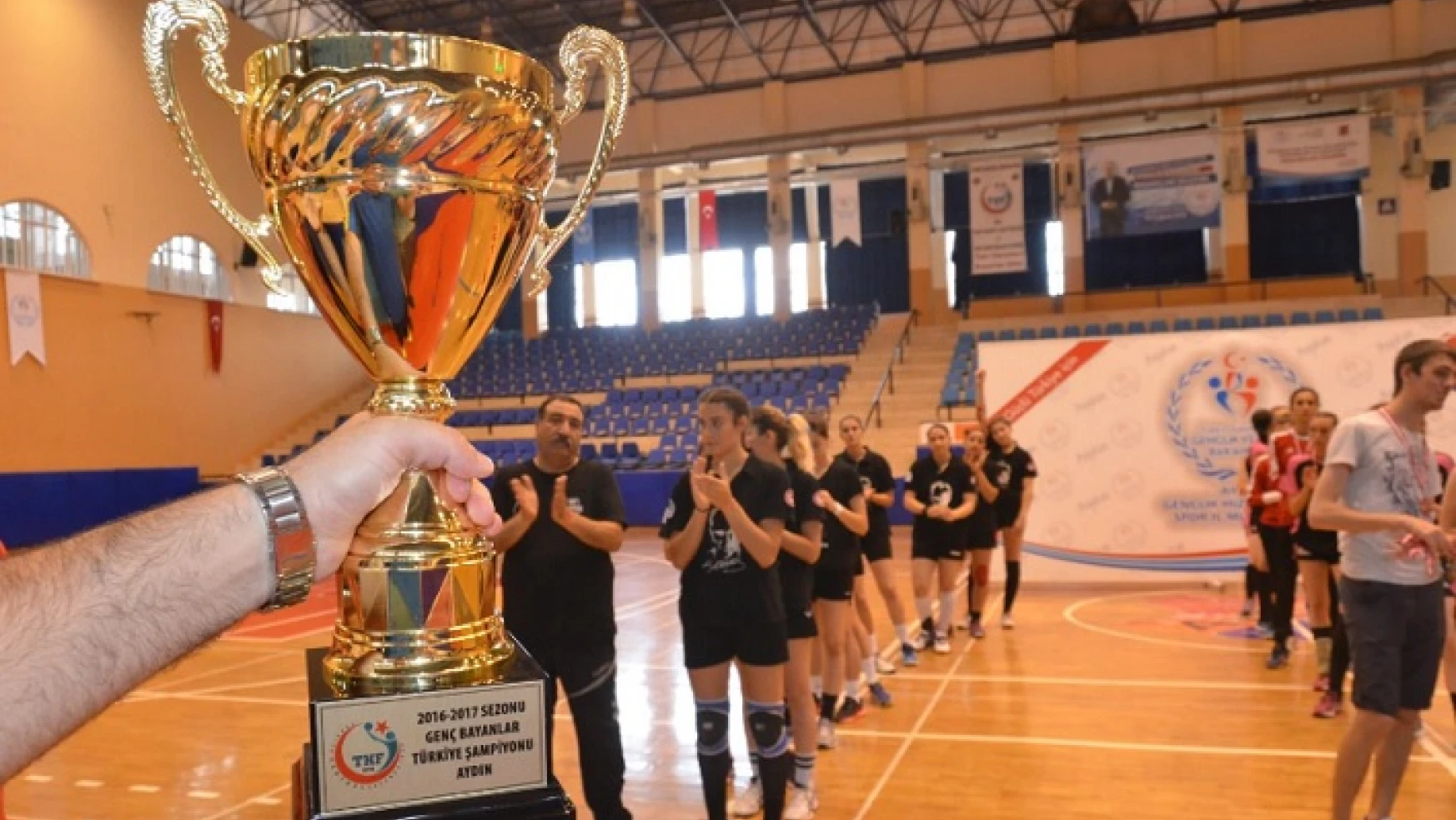 Genç Kızlar’da şampiyon Muratpaşa Belediyesi SK