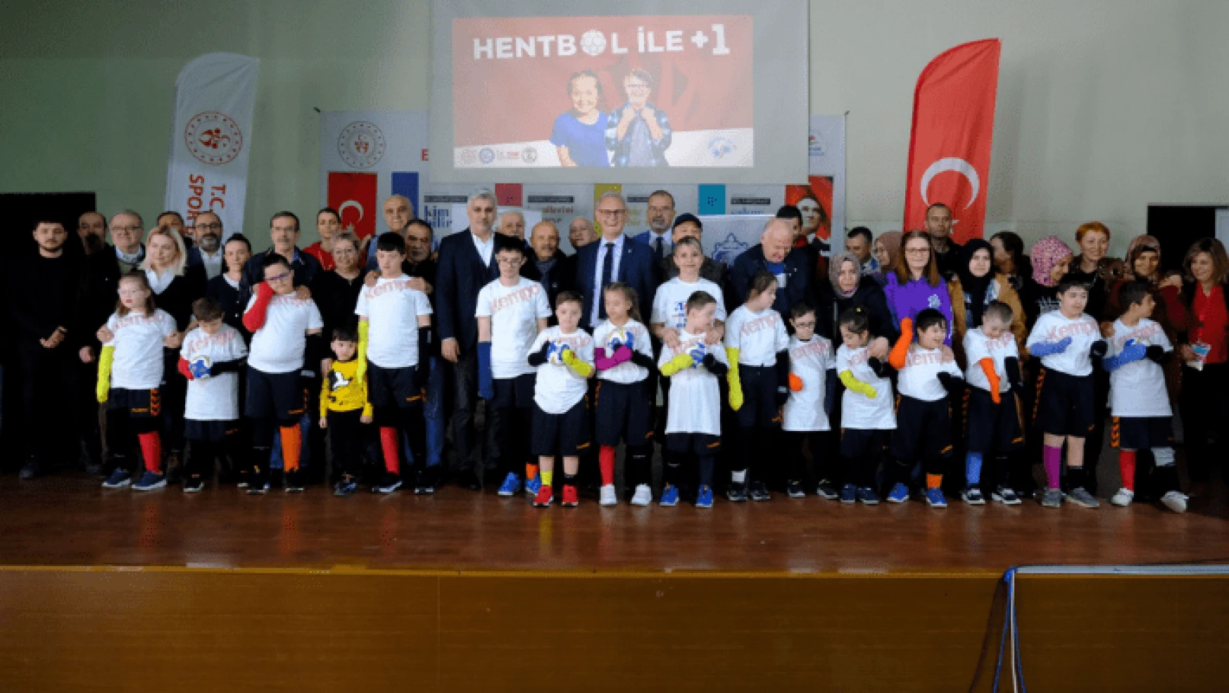 'Hentbol ile +1″ Projesinin Lansmanı Eskişehir'de gerçekleştirildi
