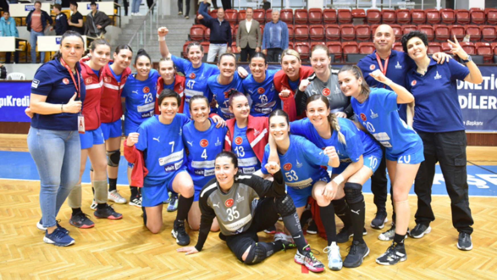 Kadınlar Süper Ligi'nde İzmir Büyükşehir Belediyesi üçüncü oldu