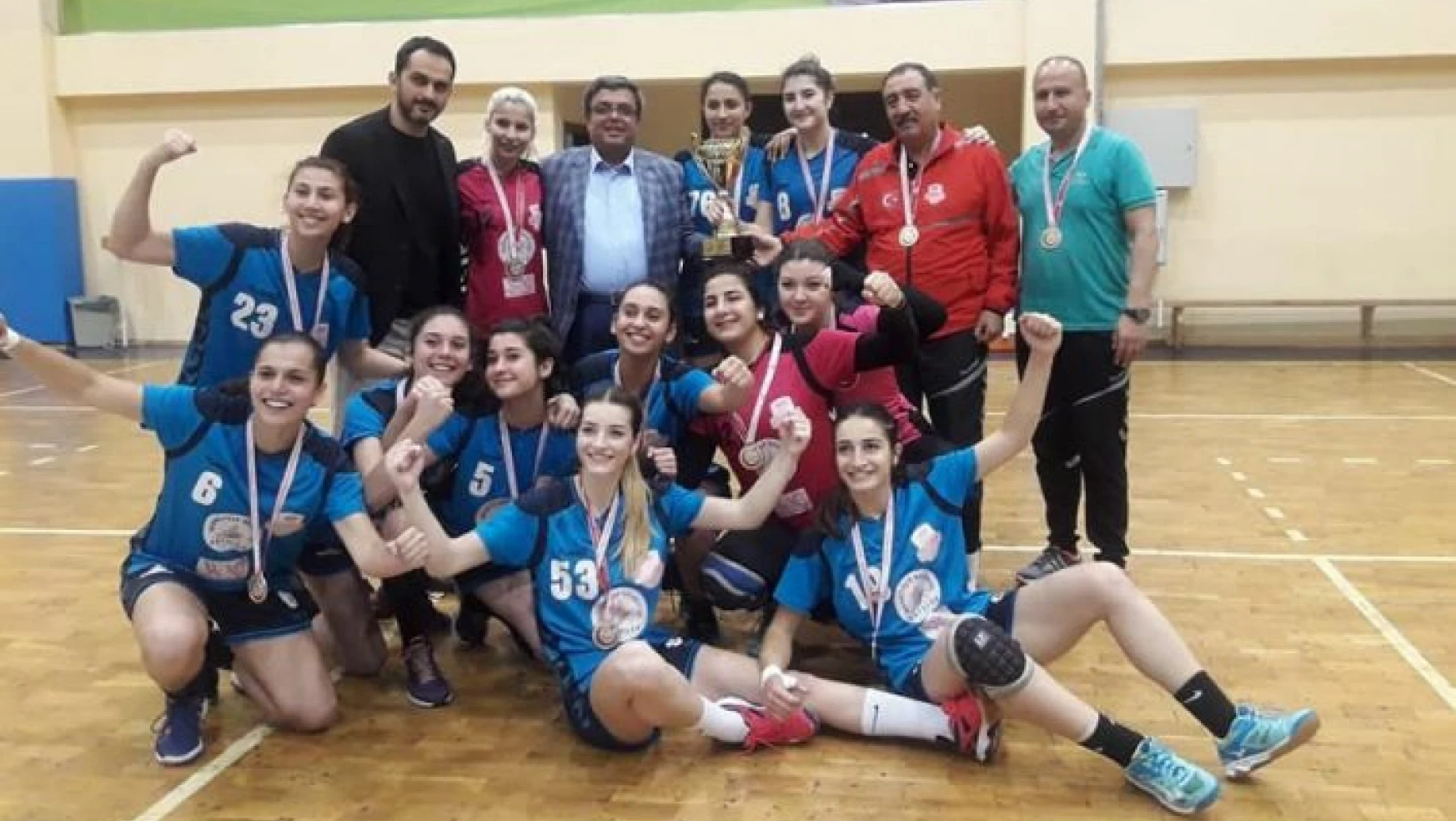 Muratpaşa Belediyesi Kadınlar Süper Gençler Ligi şampiyonu